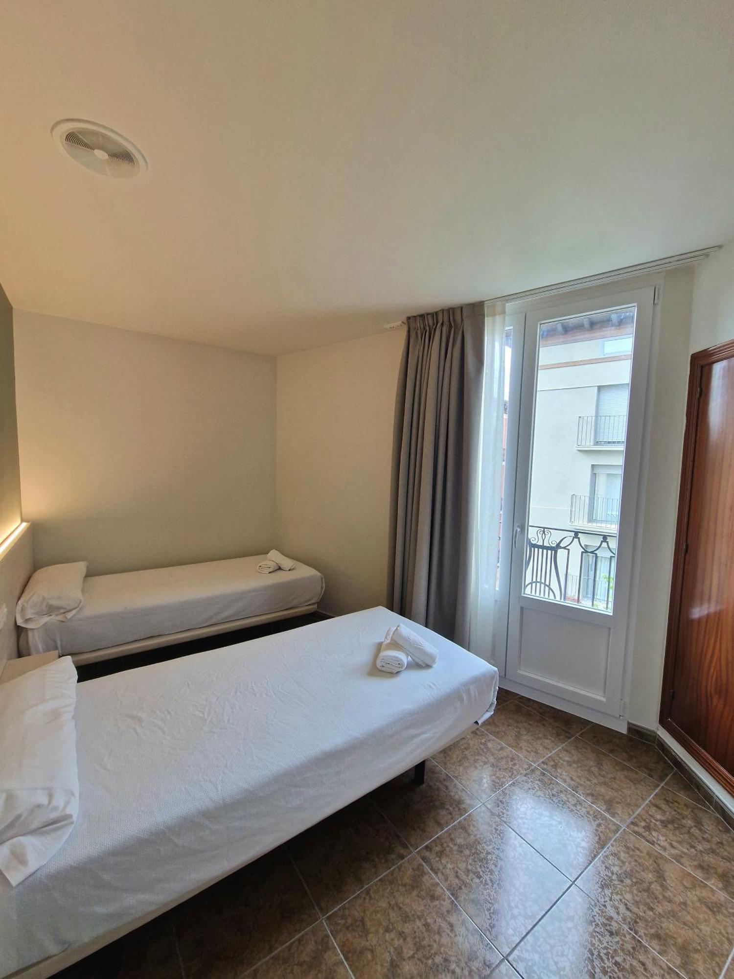 הואסקה Hostal Rugaca מראה חיצוני תמונה