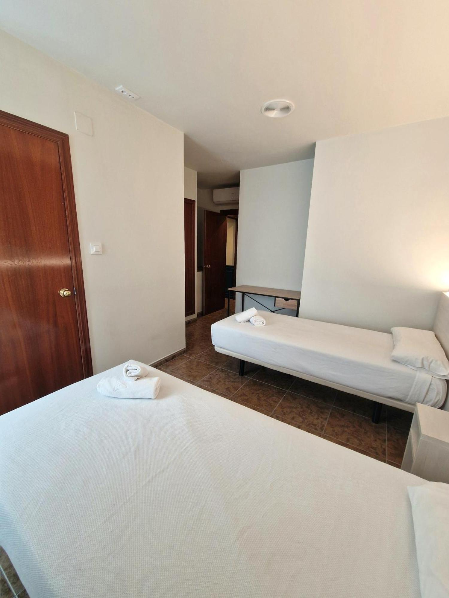 הואסקה Hostal Rugaca מראה חיצוני תמונה