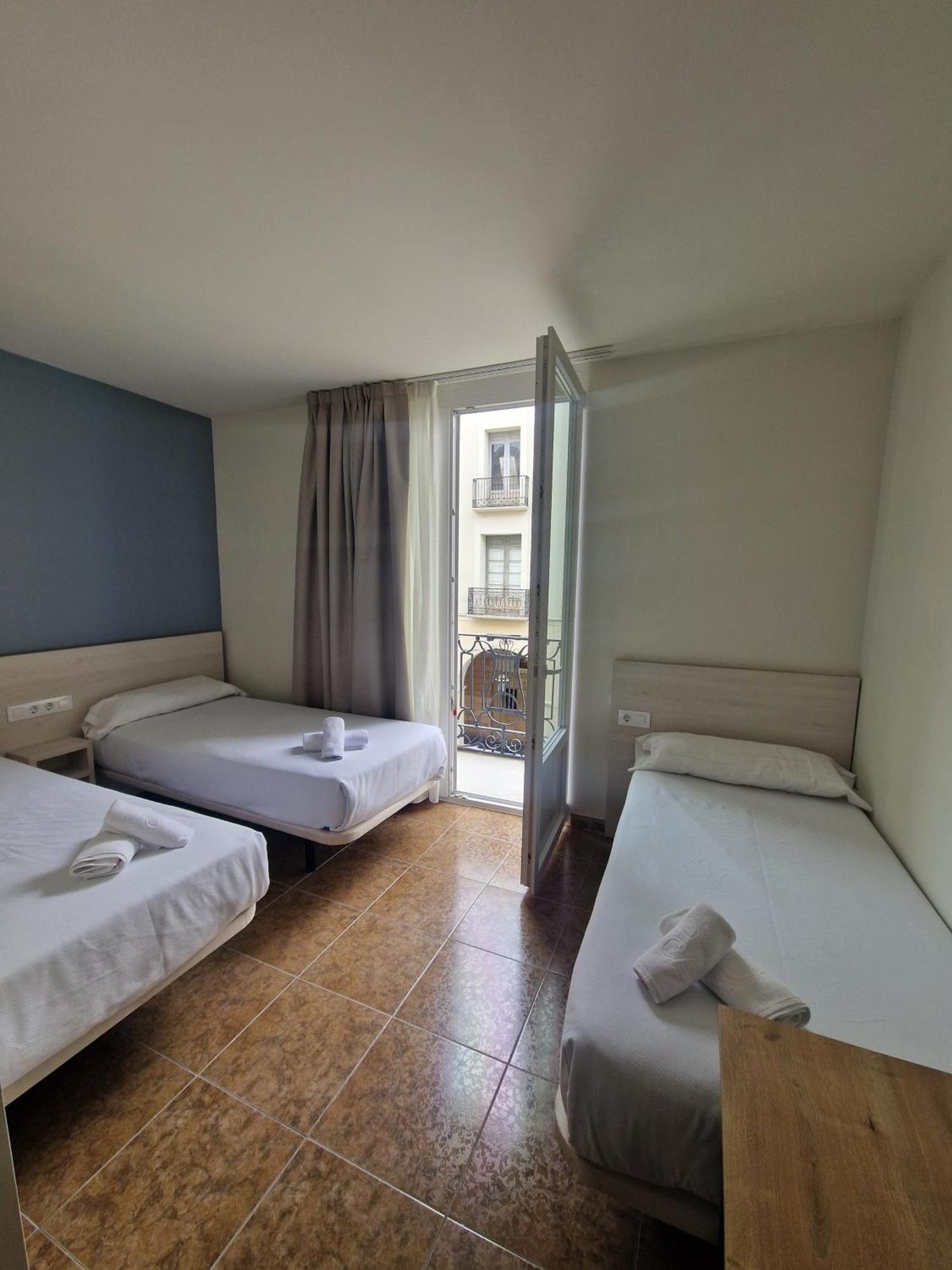 הואסקה Hostal Rugaca מראה חיצוני תמונה