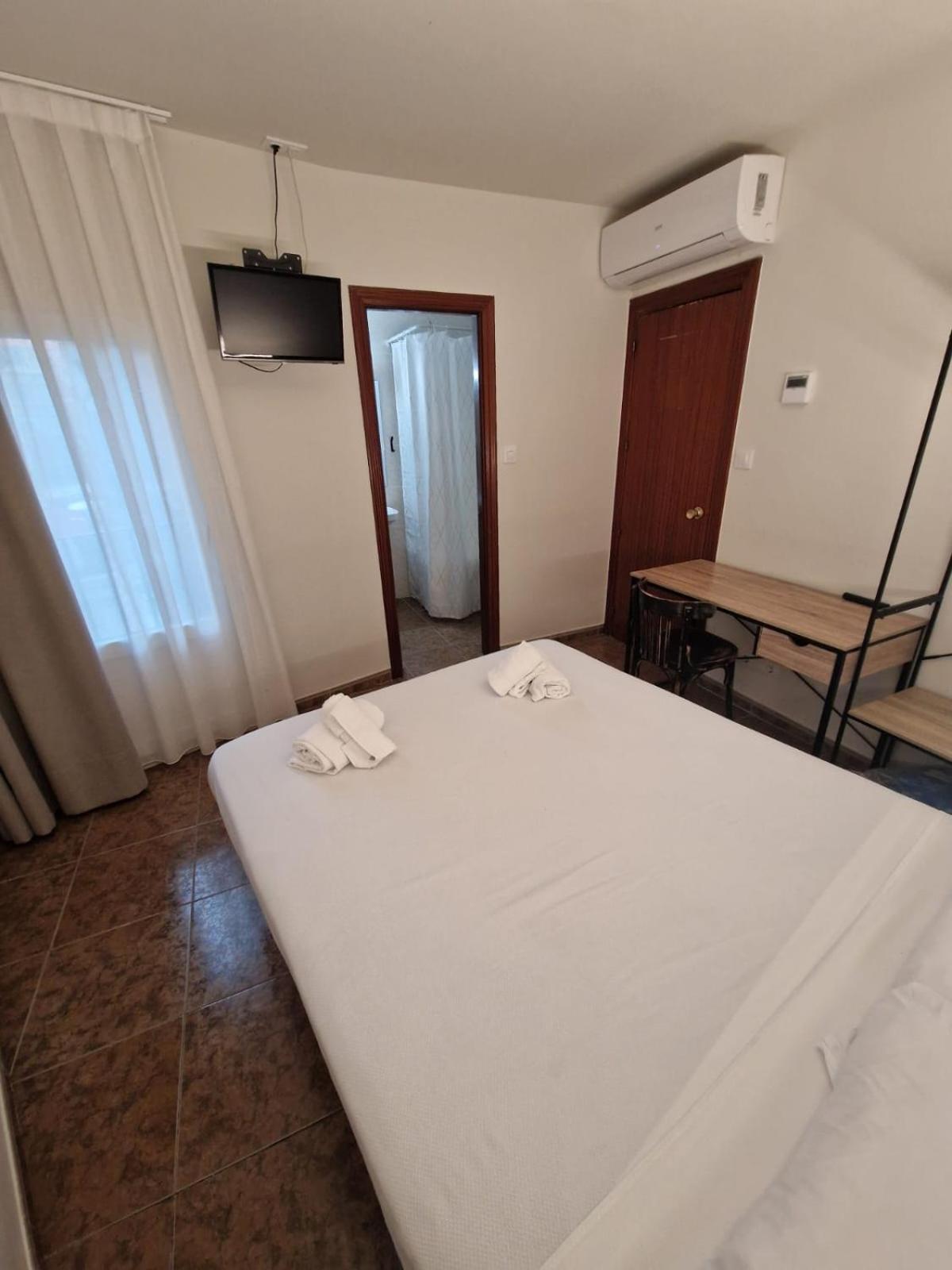 הואסקה Hostal Rugaca מראה חיצוני תמונה